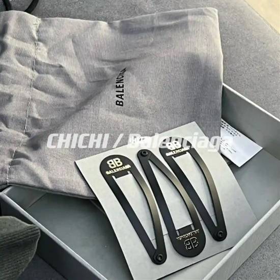 义乌商户谈巴黎世家2700元发卡 批发价每个4分到2角-卡利姆多测试